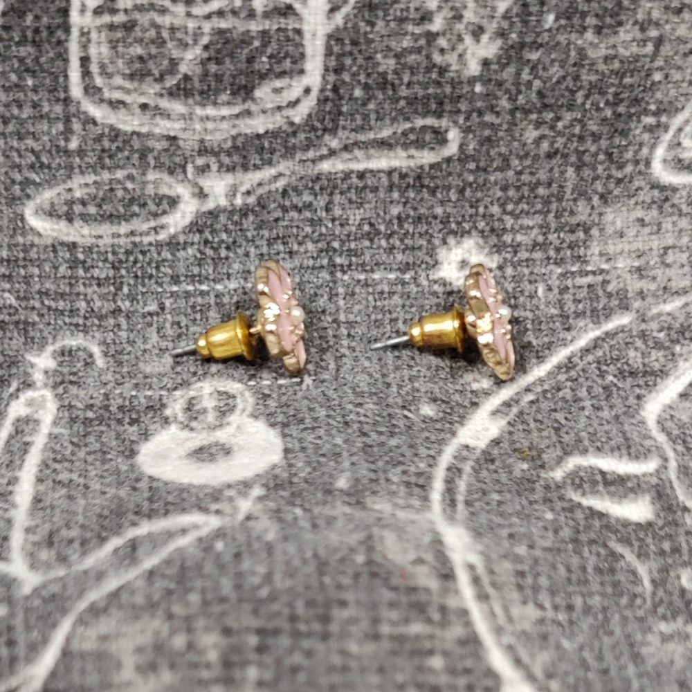 Faux Pearl Sakura Flower Stud Earrings - Picture 3 of 6